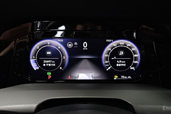 2025 Volkswagen Golf с пробегом 25 697 км