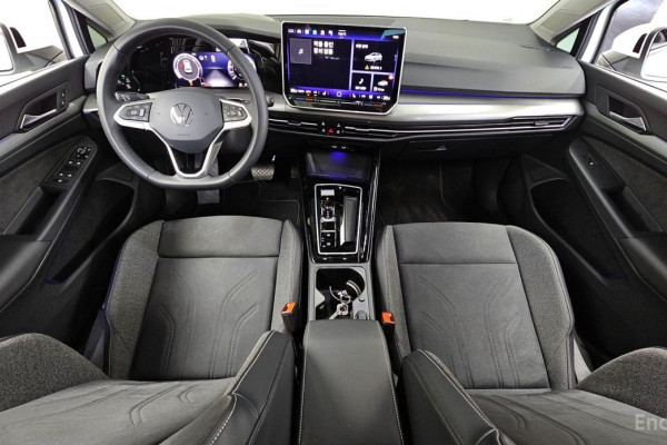 2025 Volkswagen Golf с пробегом 25 697 км