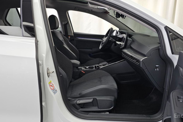 2025 Volkswagen Golf с пробегом 25 697 км