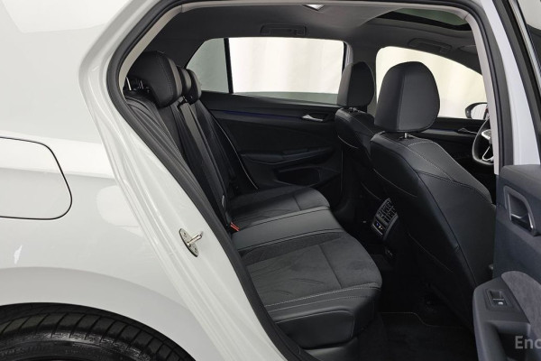 2025 Volkswagen Golf с пробегом 25 697 км