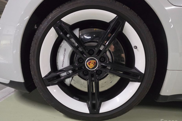 2022 Porsche Taycan с пробегом 52 700 км