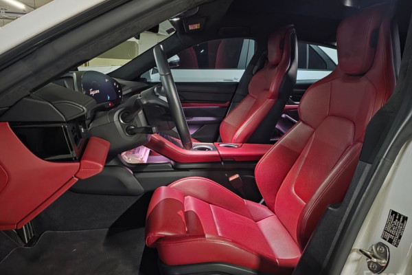 2022 Porsche Taycan с пробегом 52 700 км