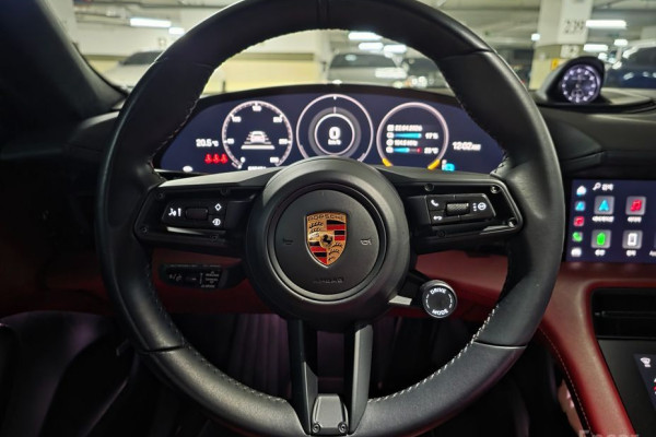 2022 Porsche Taycan с пробегом 52 700 км