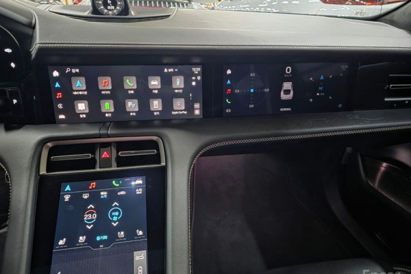 2025 Porsche Taycan с пробегом 250 км