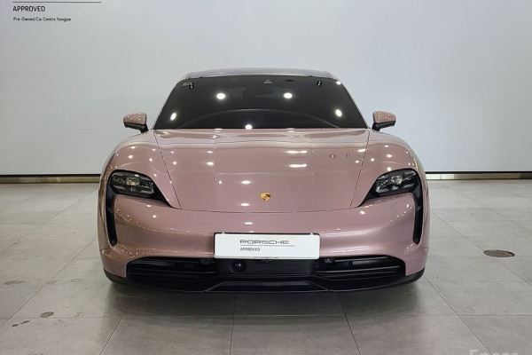 2023 Porsche Taycan с пробегом 9 500 км