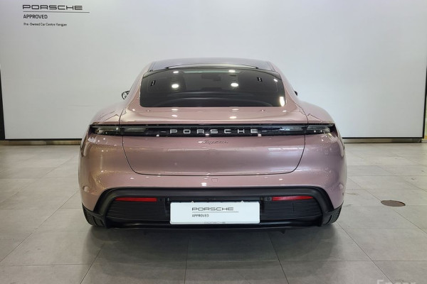 2023 Porsche Taycan с пробегом 9 500 км