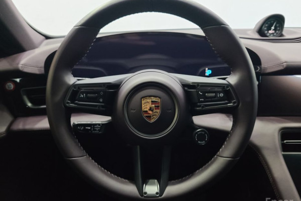 2023 Porsche Taycan с пробегом 9 500 км