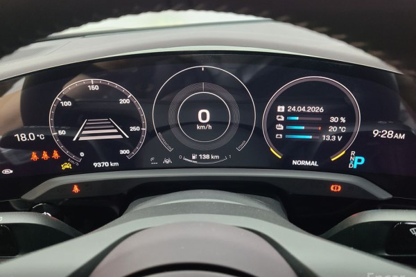 2023 Porsche Taycan с пробегом 9 500 км