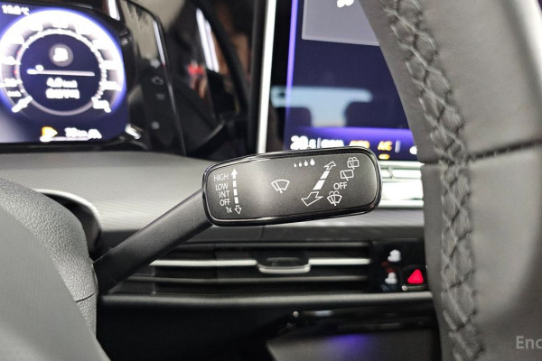 2025 Volkswagen Golf с пробегом 25 697 км