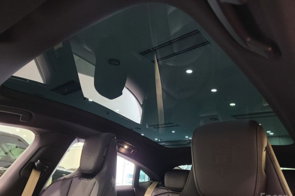 2023 Porsche Taycan с пробегом 9 500 км