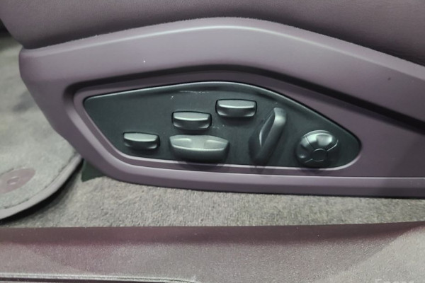 2023 Porsche Taycan с пробегом 9 500 км