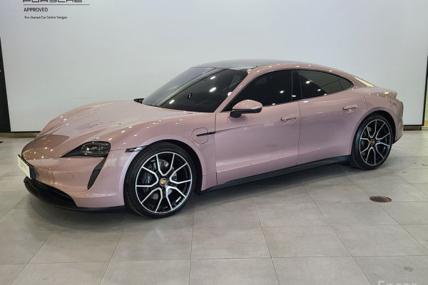 2023 Porsche Taycan с пробегом 9 500 км