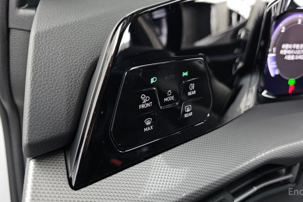 2025 Volkswagen Golf с пробегом 25 697 км