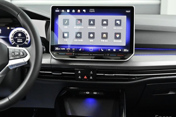 2025 Volkswagen Golf с пробегом 25 697 км