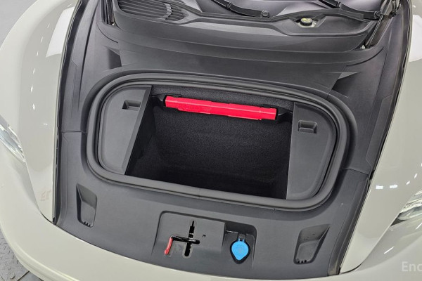 2020 Porsche Taycan с пробегом 26 301 км