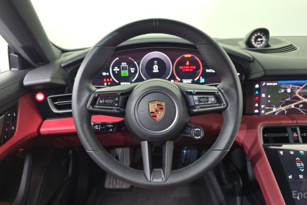 2025 Porsche Taycan с пробегом 38 015 км