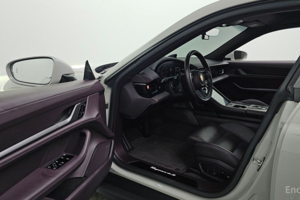 2020 Porsche Taycan с пробегом 26 301 км