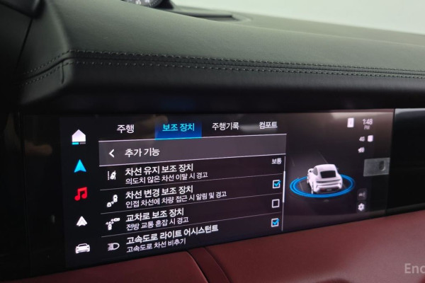 2025 Porsche Taycan с пробегом 38 015 км