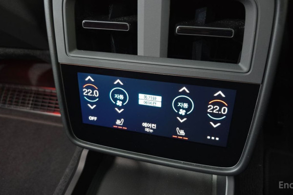 2025 Porsche Taycan с пробегом 38 015 км