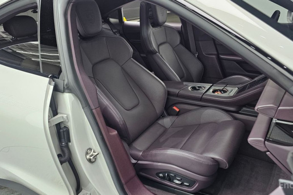 2020 Porsche Taycan с пробегом 26 301 км