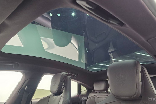 2020 Porsche Taycan с пробегом 26 301 км