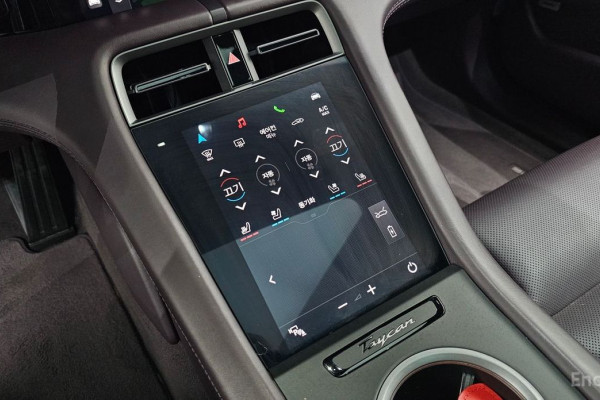 2020 Porsche Taycan с пробегом 26 301 км