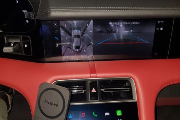 2024 Porsche Taycan с пробегом 13 000 км