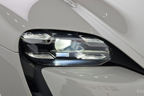 2020 Porsche Taycan с пробегом 26 301 км