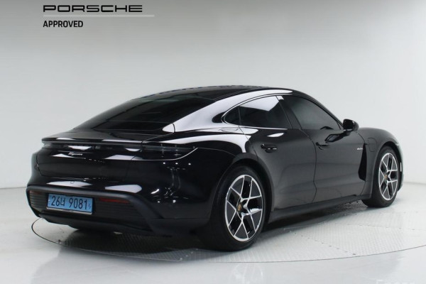 2024 Porsche Taycan с пробегом 13 460 км