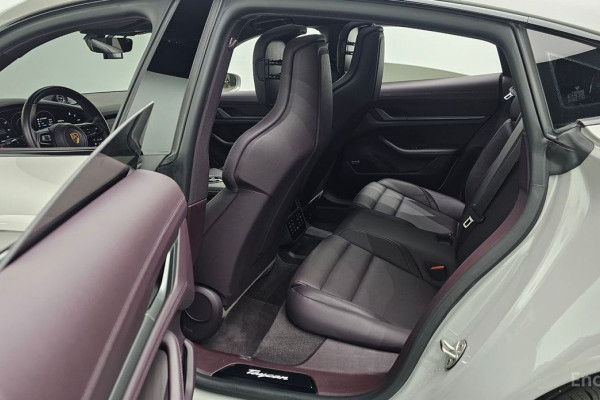 2020 Porsche Taycan с пробегом 26 301 км