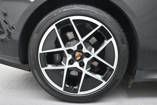 2024 Porsche Taycan с пробегом 13 460 км