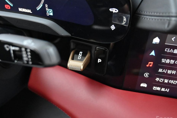 2024 Porsche Taycan с пробегом 13 460 км