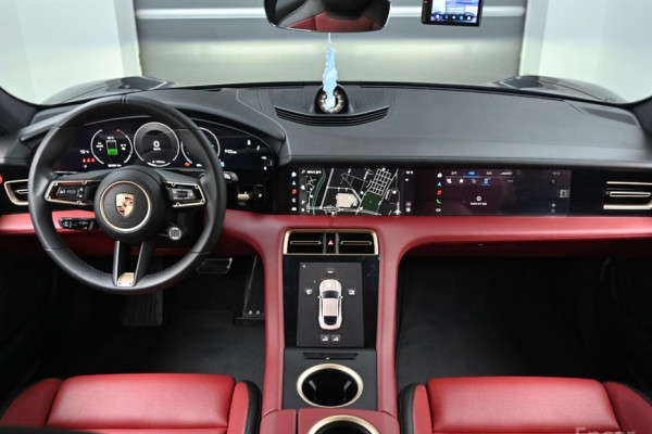 2024 Porsche Taycan с пробегом 13 460 км