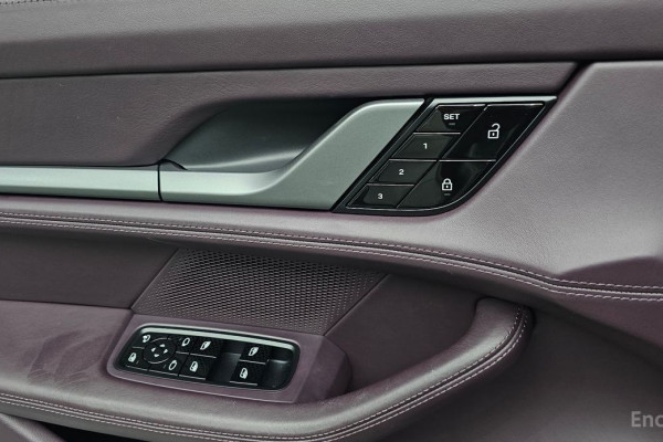 2020 Porsche Taycan с пробегом 26 301 км