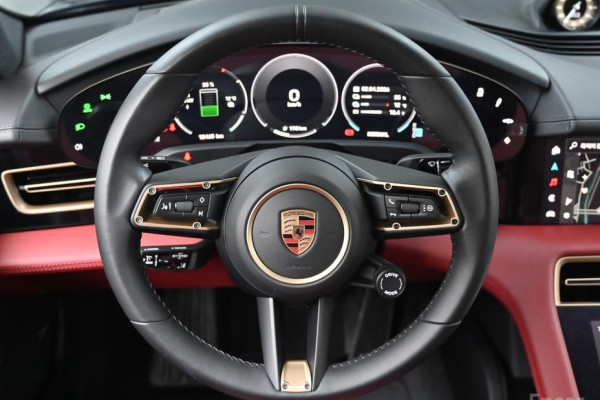 2024 Porsche Taycan с пробегом 13 460 км