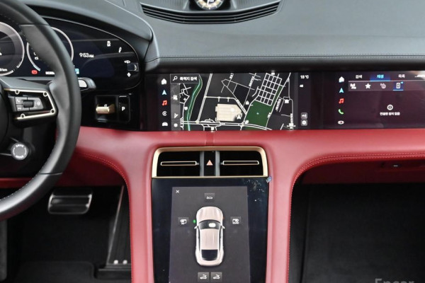 2024 Porsche Taycan с пробегом 13 460 км