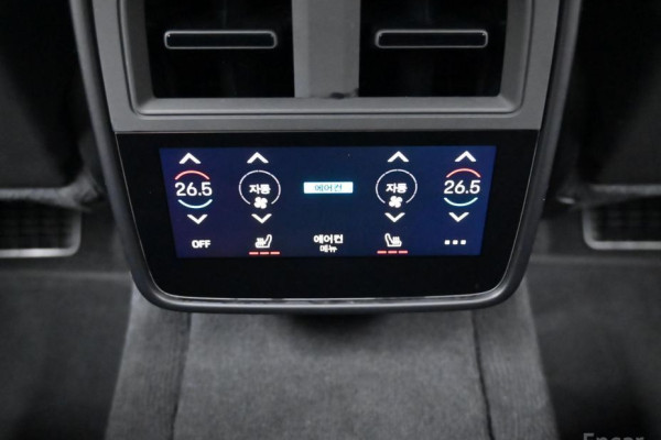 2024 Porsche Taycan с пробегом 13 460 км