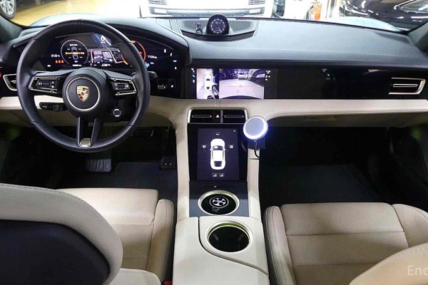 2023 Porsche Taycan с пробегом 38 000 км