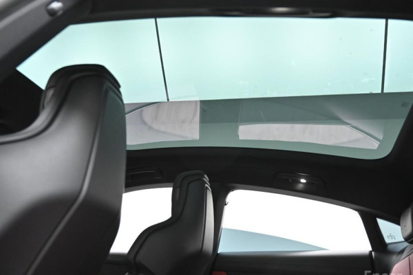 2024 Porsche Taycan с пробегом 13 460 км