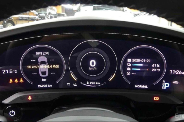 2023 Porsche Taycan с пробегом 38 000 км