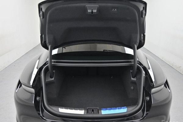 2024 Porsche Taycan с пробегом 13 460 км