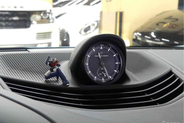 2023 Porsche Taycan с пробегом 38 000 км