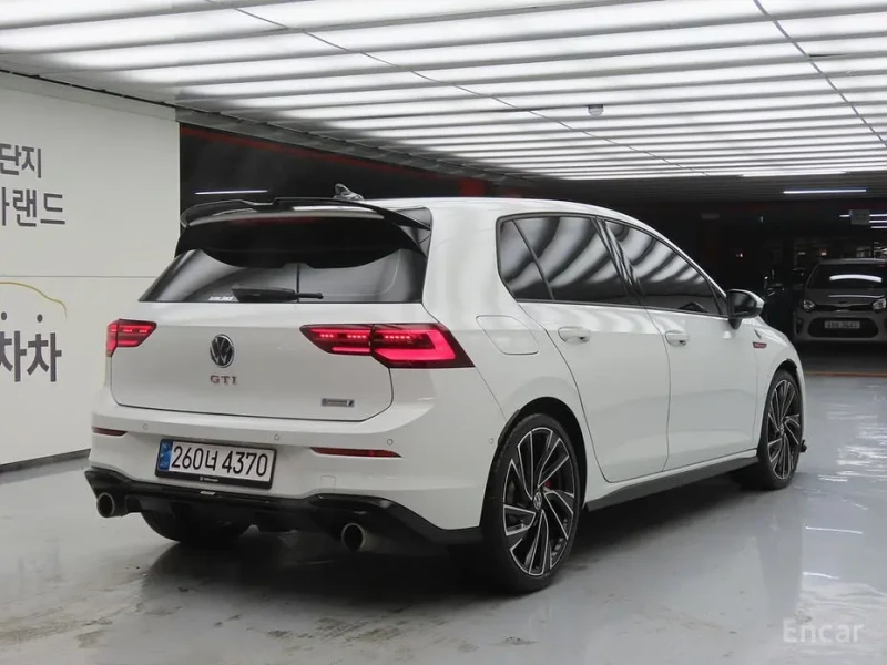 2024 Volkswagen Golf с пробегом 17 500 км