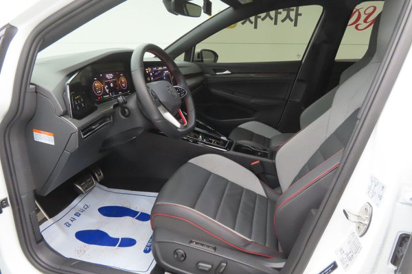 2024 Volkswagen Golf с пробегом 17 500 км