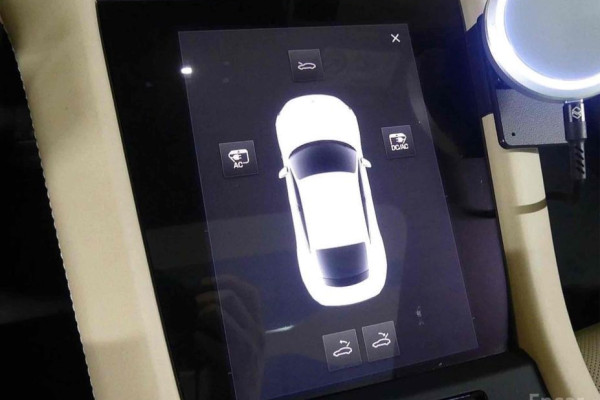 2023 Porsche Taycan с пробегом 38 000 км