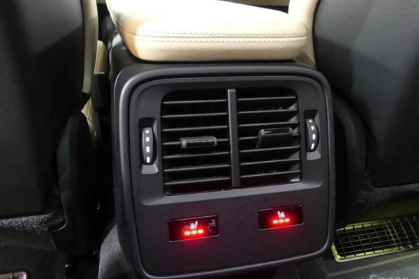 2023 Porsche Taycan с пробегом 38 000 км