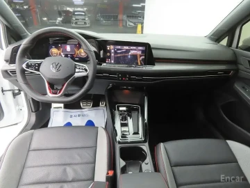 2024 Volkswagen Golf с пробегом 17 500 км