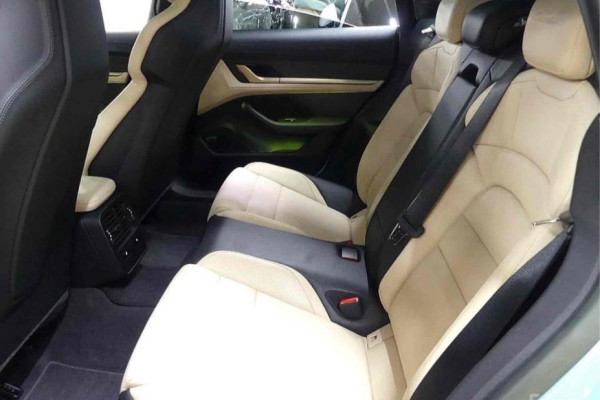 2023 Porsche Taycan с пробегом 38 000 км