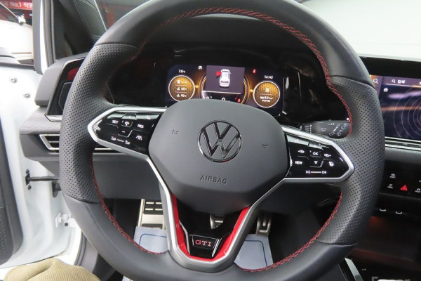 2024 Volkswagen Golf с пробегом 17 500 км