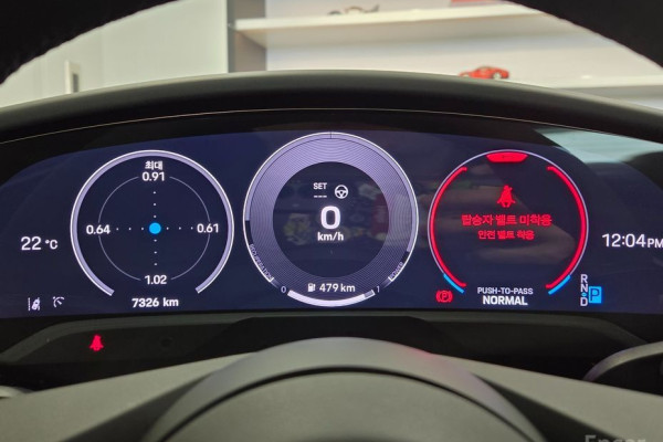 2025 Porsche Taycan с пробегом 7 326 км